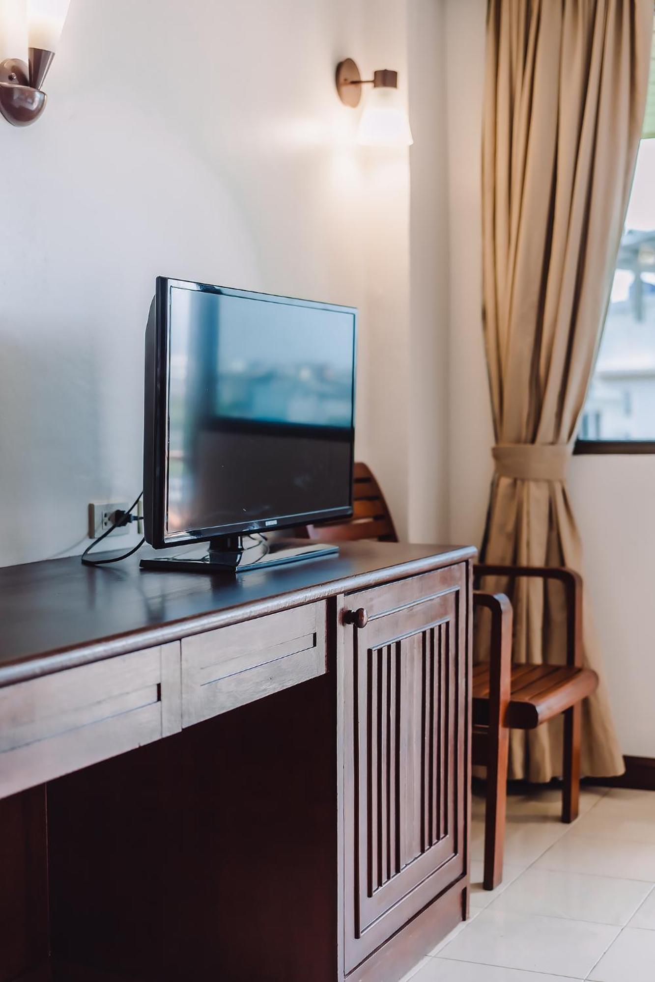 Bauman-Ville Hotel Patong Dış mekan fotoğraf